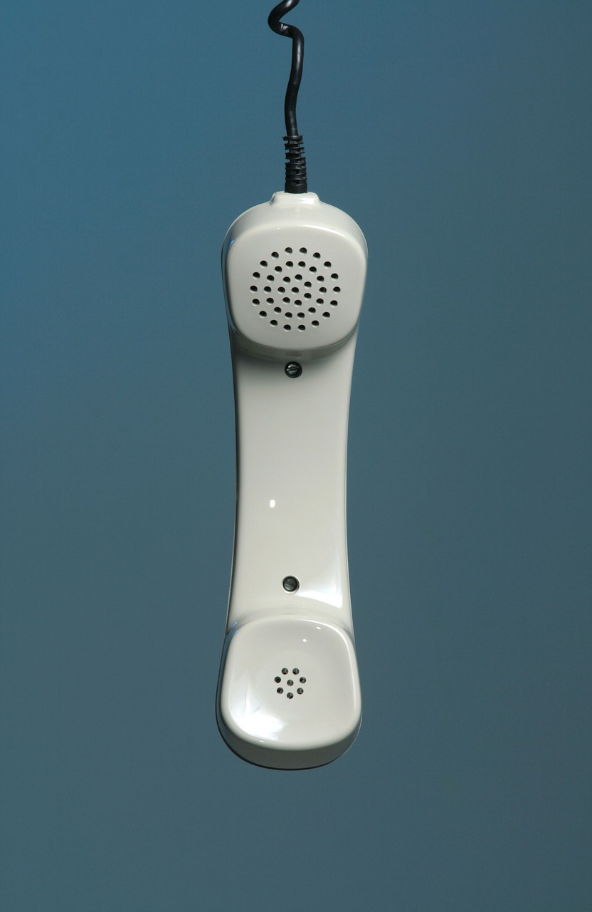 listener, hotline, connection-2157348.jpg